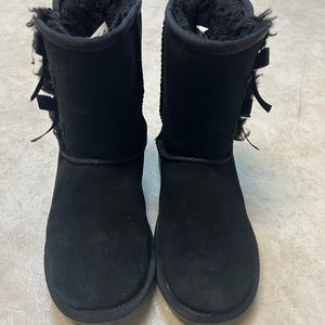 koolaburra by ugg youth size 4